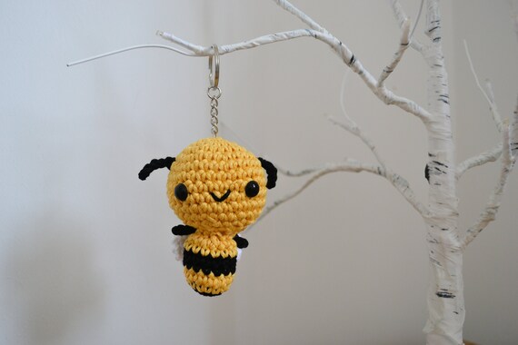 Cute Bee Keyring or Decoration, Crochet Bumble Bee Keychain, Buzzy Bee Accessory, Honey Bee Gift, Bee Decoration