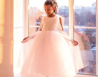 Nœuds sur les épaules, Robe de fille de fleurs, Robe de mariée blanche pour filles, Tutu FLOWER Girl DRESS, Tulle Flower Girl, Robe moelleuse avec nœuds