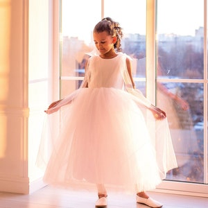 Bows on the Shoulders, Flower Girl Dress, White Wedding Dress for Girls, Tutu FLOWER Girl DRESS, Tulle Flower Girl, Fluffy Dress with BOWS