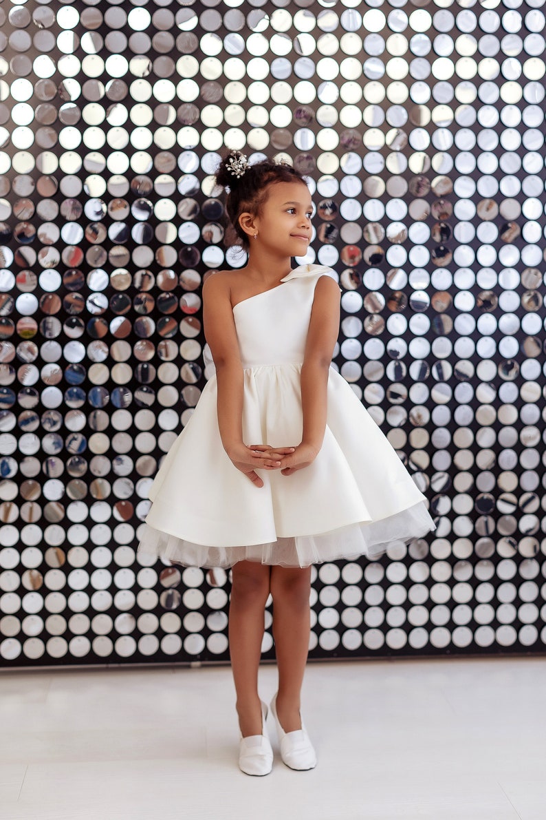 Vestido de comunión, vestido de niña de flores de marfil, vestido de niña de bodas, vestido de niña de flores, vestidos de niña de flores, vestido de niña de flores de satén, vestido único imagen 1