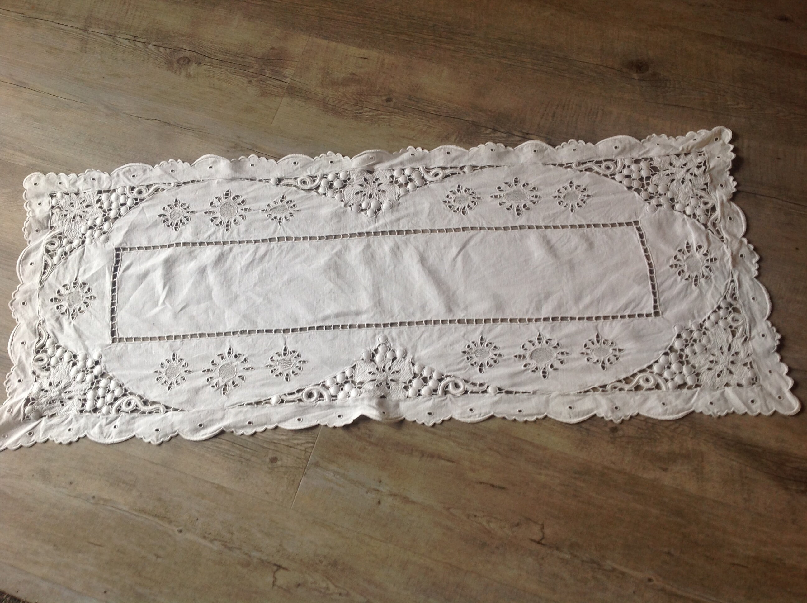 Napperon Brodé Ancien Dentelle