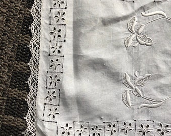 Napperon Crochet Artisanal – Sylvette Raisonnier – Écru Clair 41cm – Fait Main France