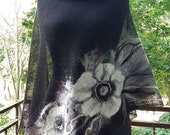 Black linen ponch with felted flowers