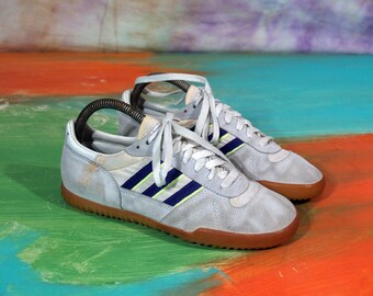 old school adidas running shoes