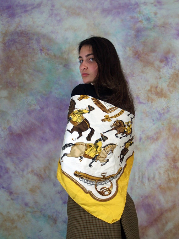 Hermes Vintage Women's yellow Reprise Silk Scarf D