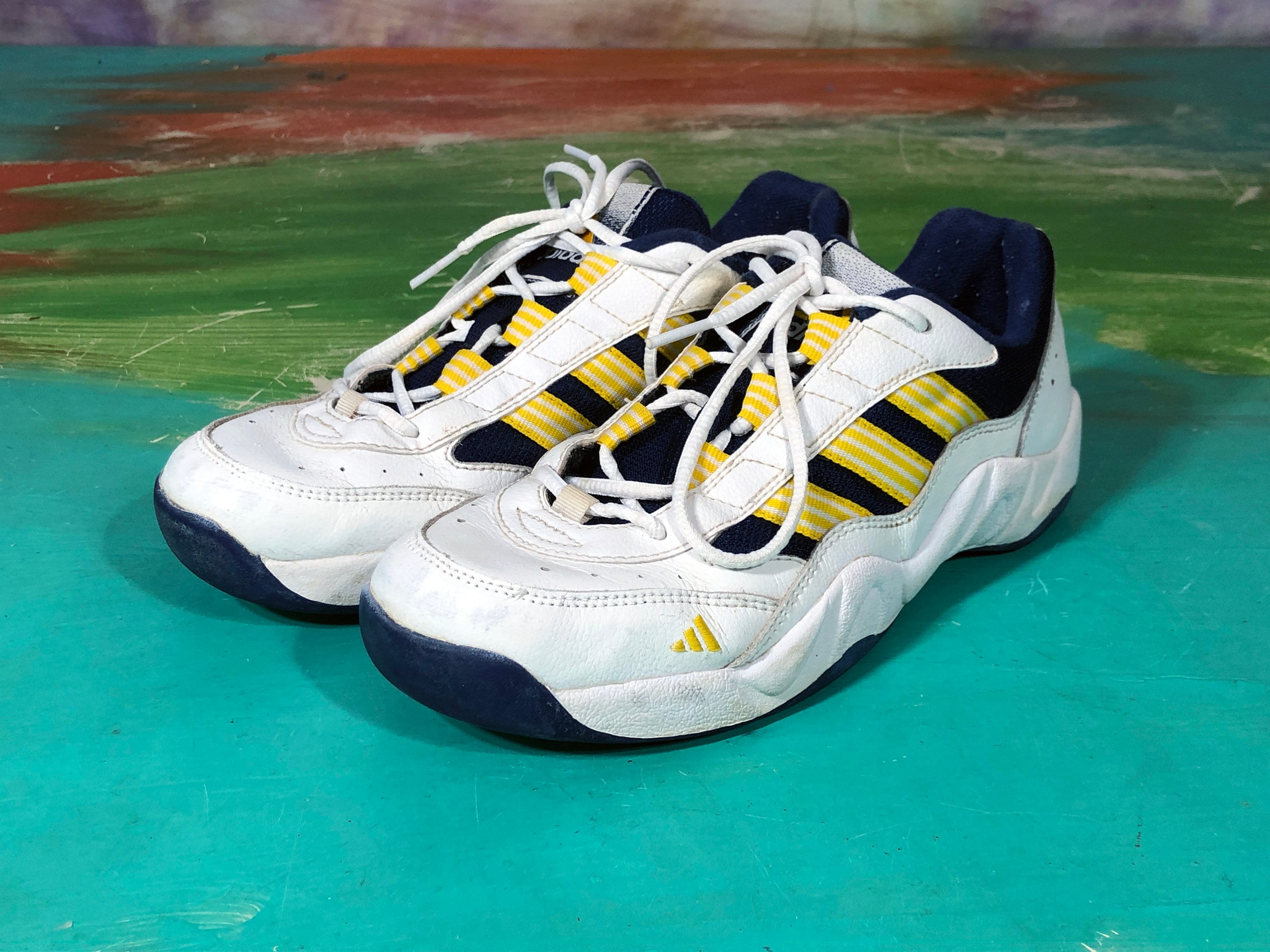 womens white 98s