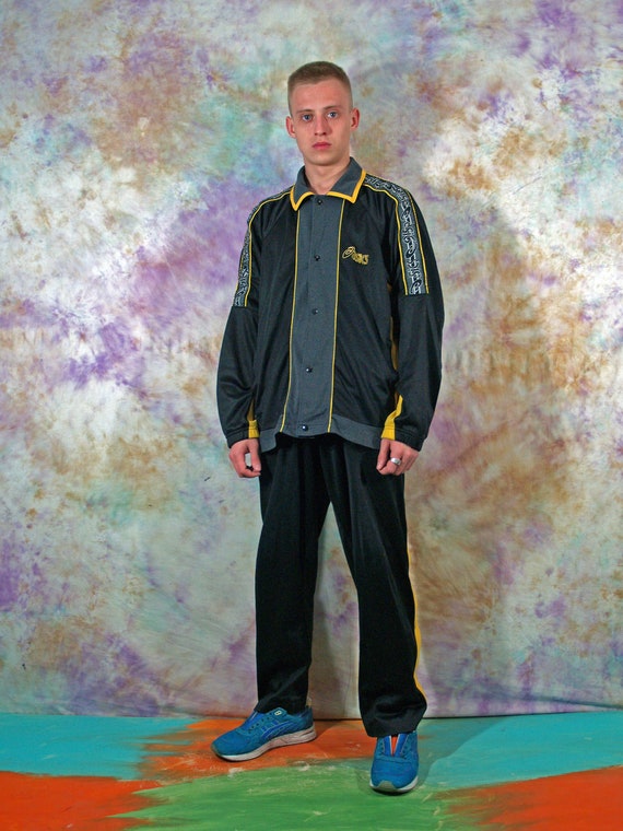 90's Vintage Asics Side sleeve Logo Black and Yell
