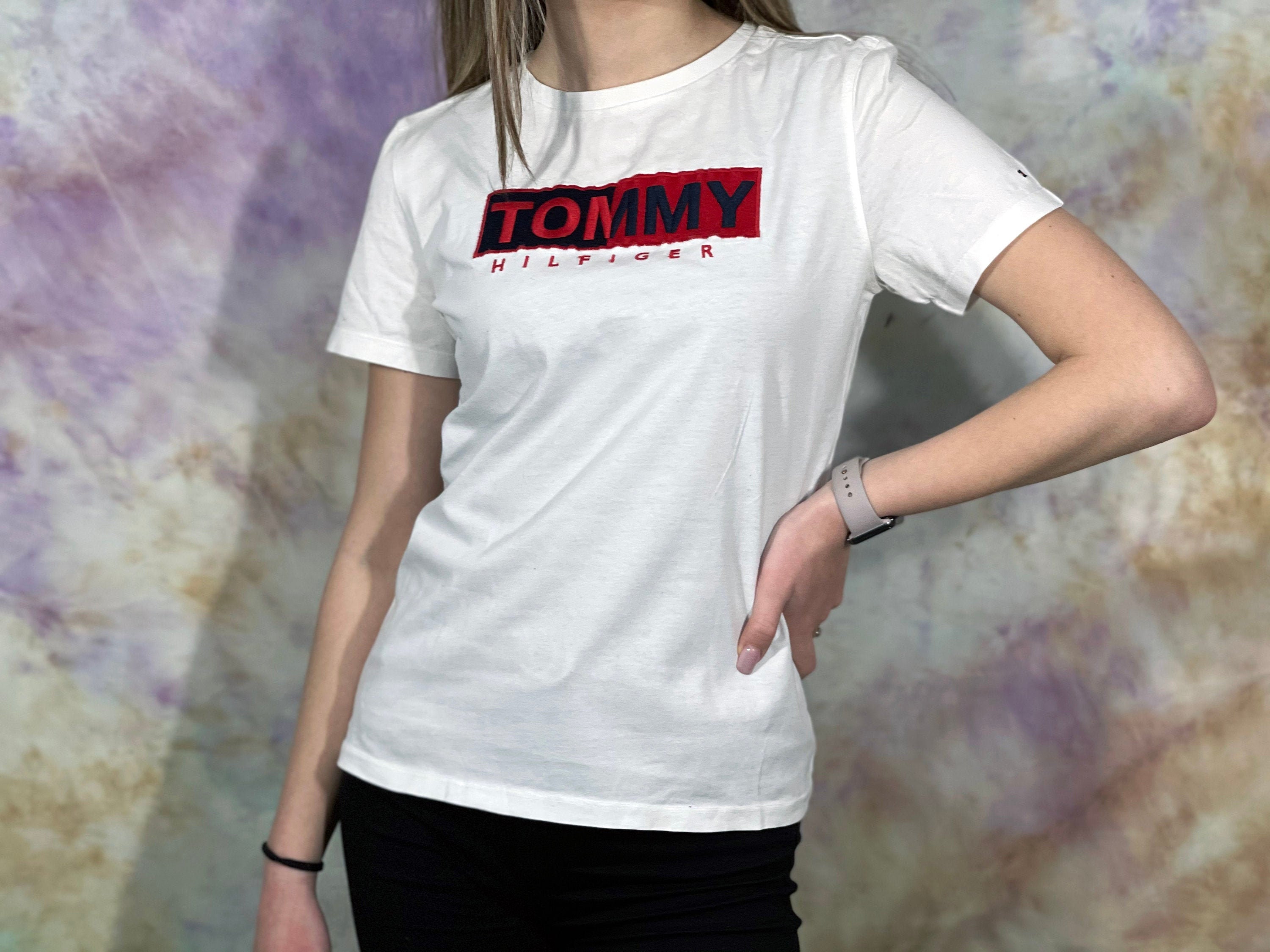 tommy hilfiger big logo t shirt