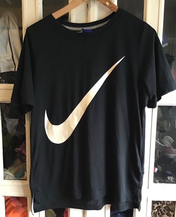 Vintage Nike logo grande perlado camiseta retro - Etsy México