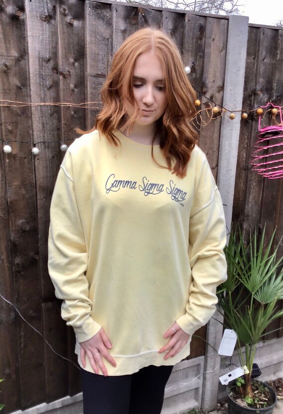 oversized baggy sweatshirt