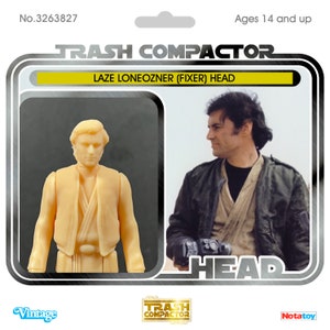 以下が含まれることがあります： ヴィンテージ「Trash Compactor」アクションフィギュアのパッケージ。 「Laze Loneozner (Fixer) Head」が特徴です。 パッケージには、薄いタン色のアクションフィギュアと男性の写真が含まれています。 パッケージには「Trash Compactor」と「Head」の文字が印刷されています。