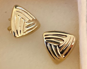 Vintage gold 9ct triangular clip on earrings