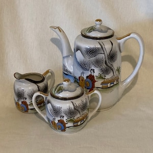 Japanese Kutani Geisha hand painted porcelain tea set