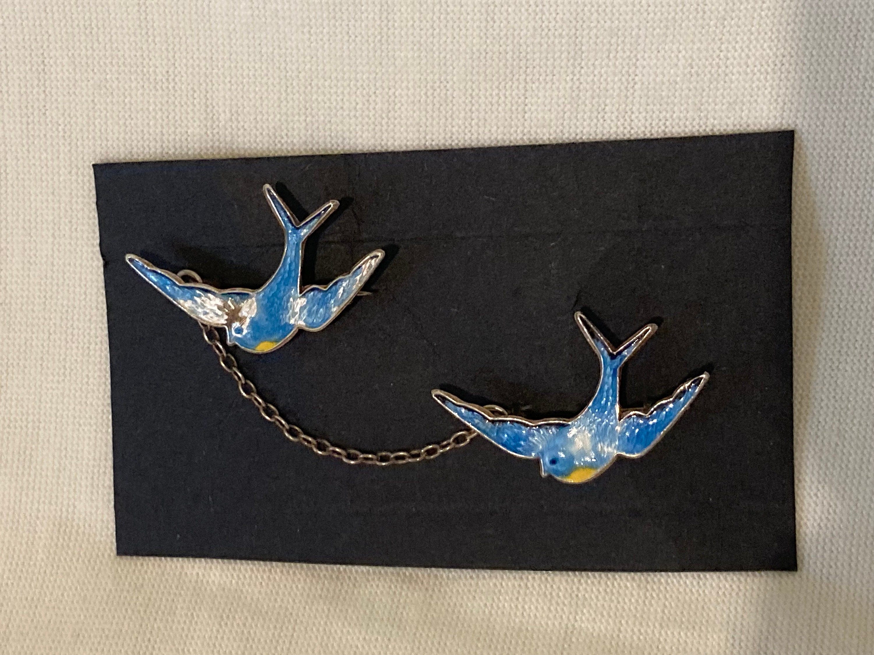 Vintage shop bluebird brooch