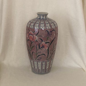 Vintage Asian vase shaped lamp base decorated in a hand painted dusky pink and blue floral pattern
