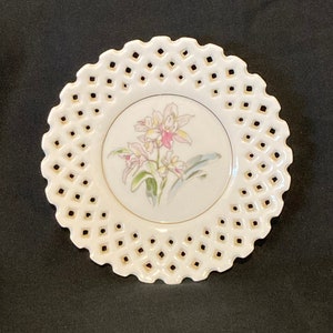 Japan white lattice edge plate with a pink flower centre