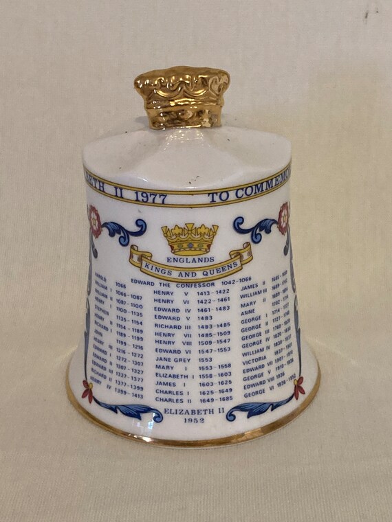 Queen Elizabeth Ll Silver Jubilee Commemorative Fine Bone China