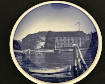 Royal Copenhagen Denmark mini hanging plate - Sonderborg Slot