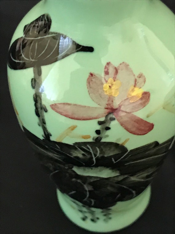 蓮の花デザイン 陶器花瓶 蓮の花 花瓶 蓮の花デザイン 六角形