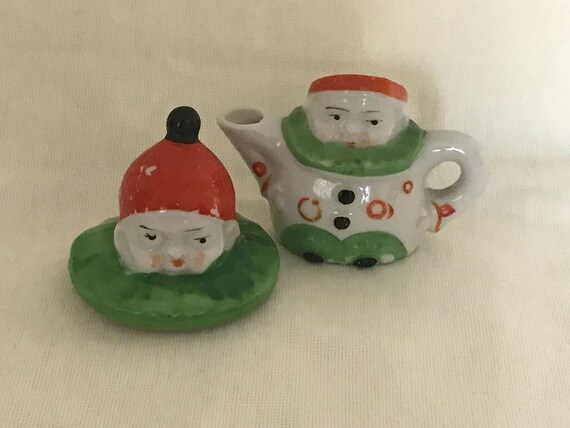 Vintage children's tea set items