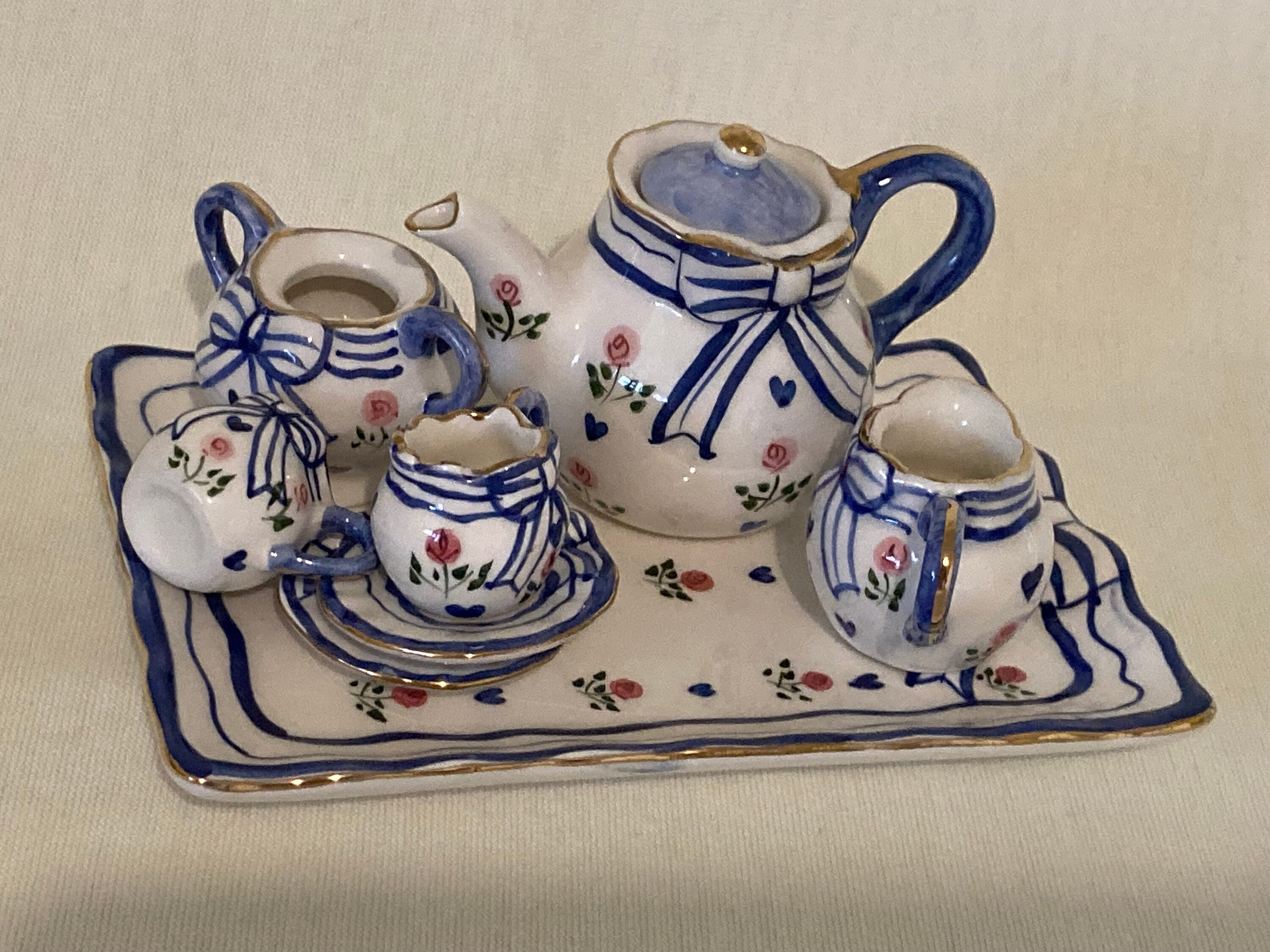 MAISON DE POUPÉES Miniature Bleu Et Métallique Or Fromage Plat EUR 5,04
