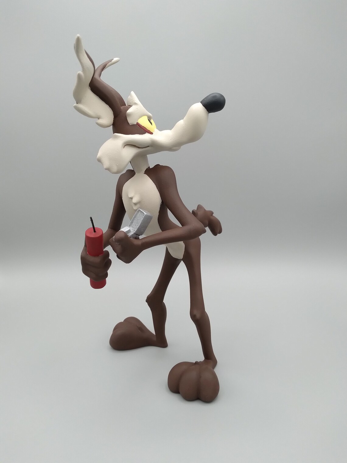 wile e coyote figure
