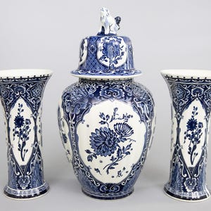 Vintage Mid-20th Century Dutch Delft Floral Garniture Vases - Set of 3