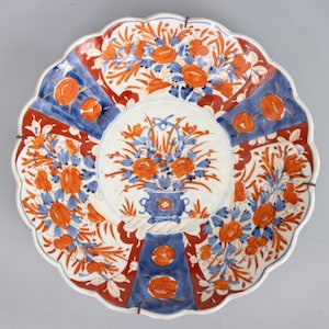Antique 19th Century Japanese Meiji Period Imari Scalloped Charger Plate