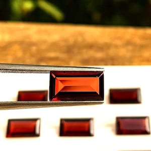 AAAグレードのレッドガーネット ファセットカット バゲット：ジュエリー製作用（3x6、4x8、5x10、6x12 mm）