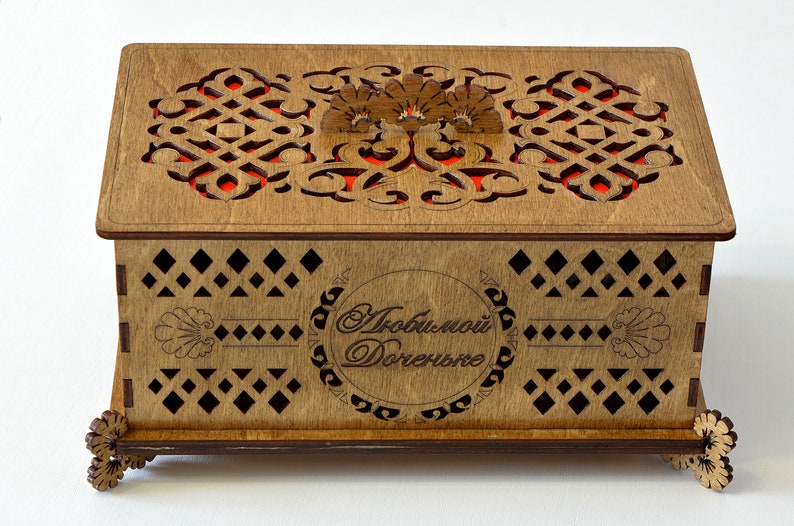 Wooden box with engraving for your jewelry