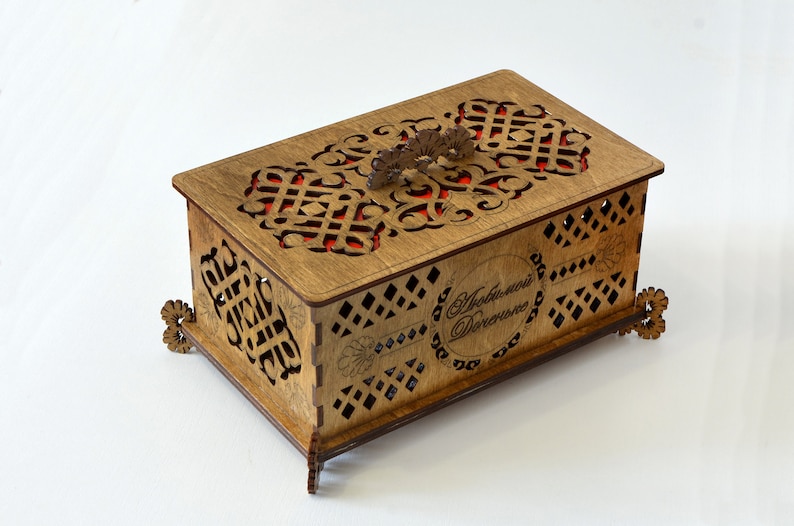 Wooden box with engraving for your jewelry