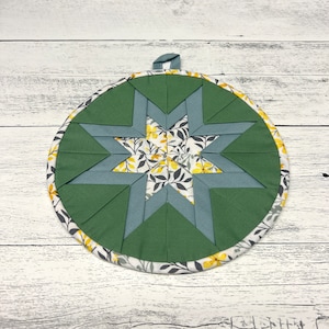 Amish Made Folding Star Potholder in Pretty Sage Green & Delicate Gray
