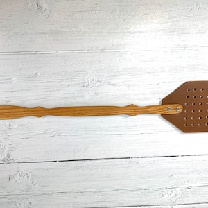 Amish Made aus Holz & Kastanien-Leder Fliegenklatsche
