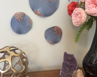 Arte mural de porcelana cerámica, escultura de pared, esmalte azul vaquero, cerámica hecha a mano