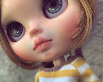 Customized ooak blythe doll by RissieDolls Factory/fake Blythe doll Saartje