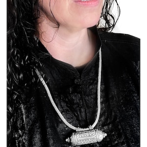 Yemenite Hirz scroll holder with silver necklace
