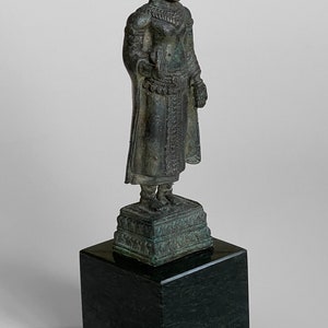 Crowned bronze Buddha Cambodia