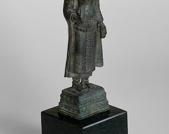 Crowned bronze Buddha Cambodia