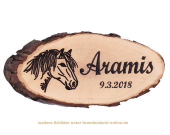 Boxenschild Motiv Pferd, Stallschild, Pferde - Schild, Baumscheibe aus Holz für Pferde und Ponys. Der Name wird in Handarbeit eingebrannt.