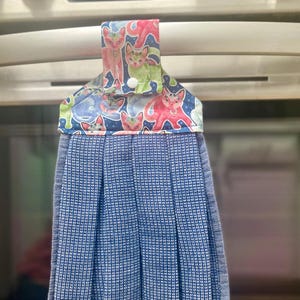 Hanging kitchen dish towel, cat design towel, matching padded handle covers,