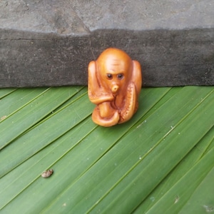 Carved Wood Octopus Ojime Bead - 20th Century Asian Art - Excellent Condition