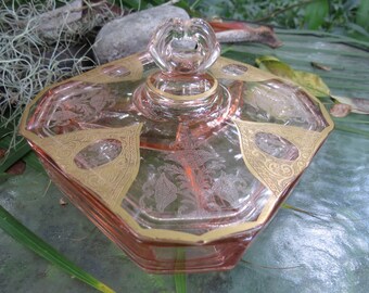 Pink Depression Glass Covered Dish - 18K Gold Decoration - Art Deco Glass - Excellent Condition
