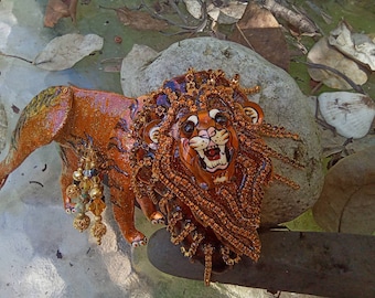 Lunch at the Ritz Big Lion Brooch - Vintage LATR Enamel Pin/Pendant - Fun & Fabulous - Excellent Condition