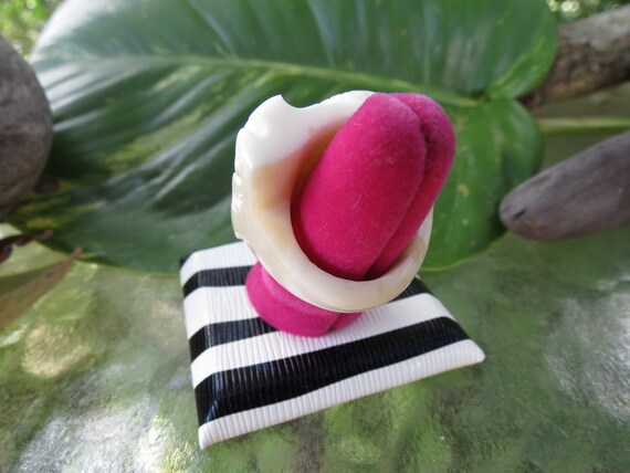 Carved Bone Parrot Ring - Size 6.5 - image 5