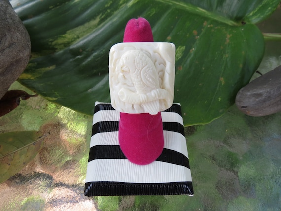 Carved Bone Parrot Ring - Size 6.5 - image 1