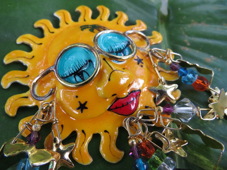 Lunch at the Ritz Enamel Sun Brooch: La Playa Pin, Fun LATR Jewelry bild 7