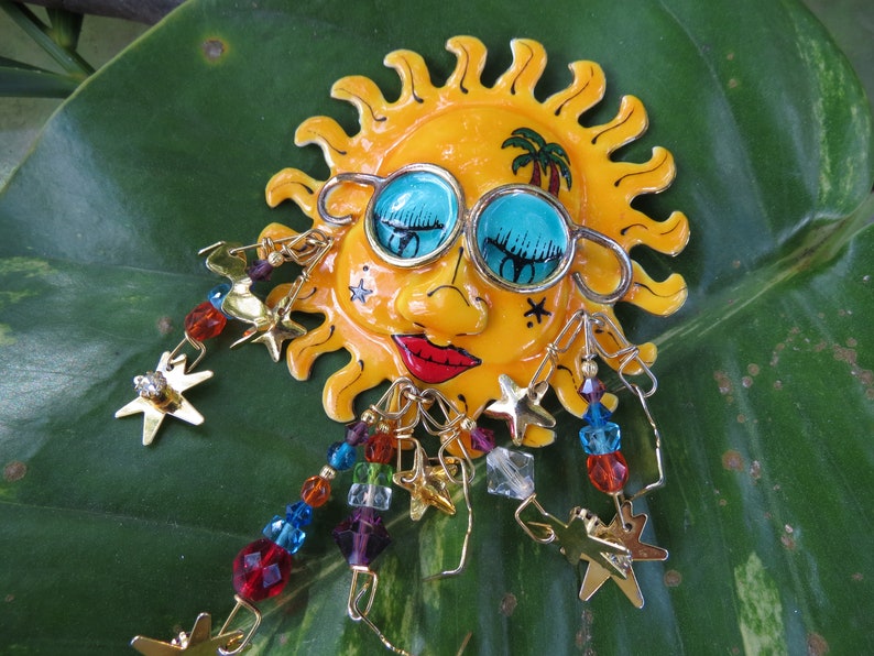 Lunch at the Ritz Enamel Sun Brooch: La Playa Pin, Fun LATR Jewelry bild 6