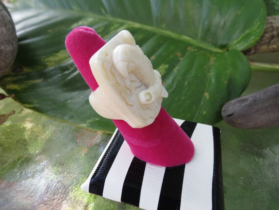 Carved Bone Parrot Ring - Size 6.5 - image 3