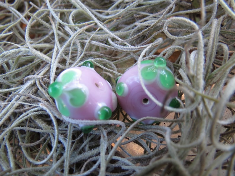 Beading Supplies 1 Dozen Glass Beads Old Store Stock 12 Pink and Green Glass Lampwork Beads