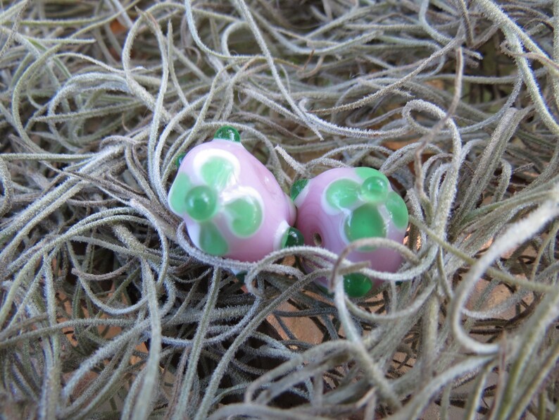 Beading Supplies 1 Dozen Glass Beads Old Store Stock 12 Pink and Green Glass Lampwork Beads